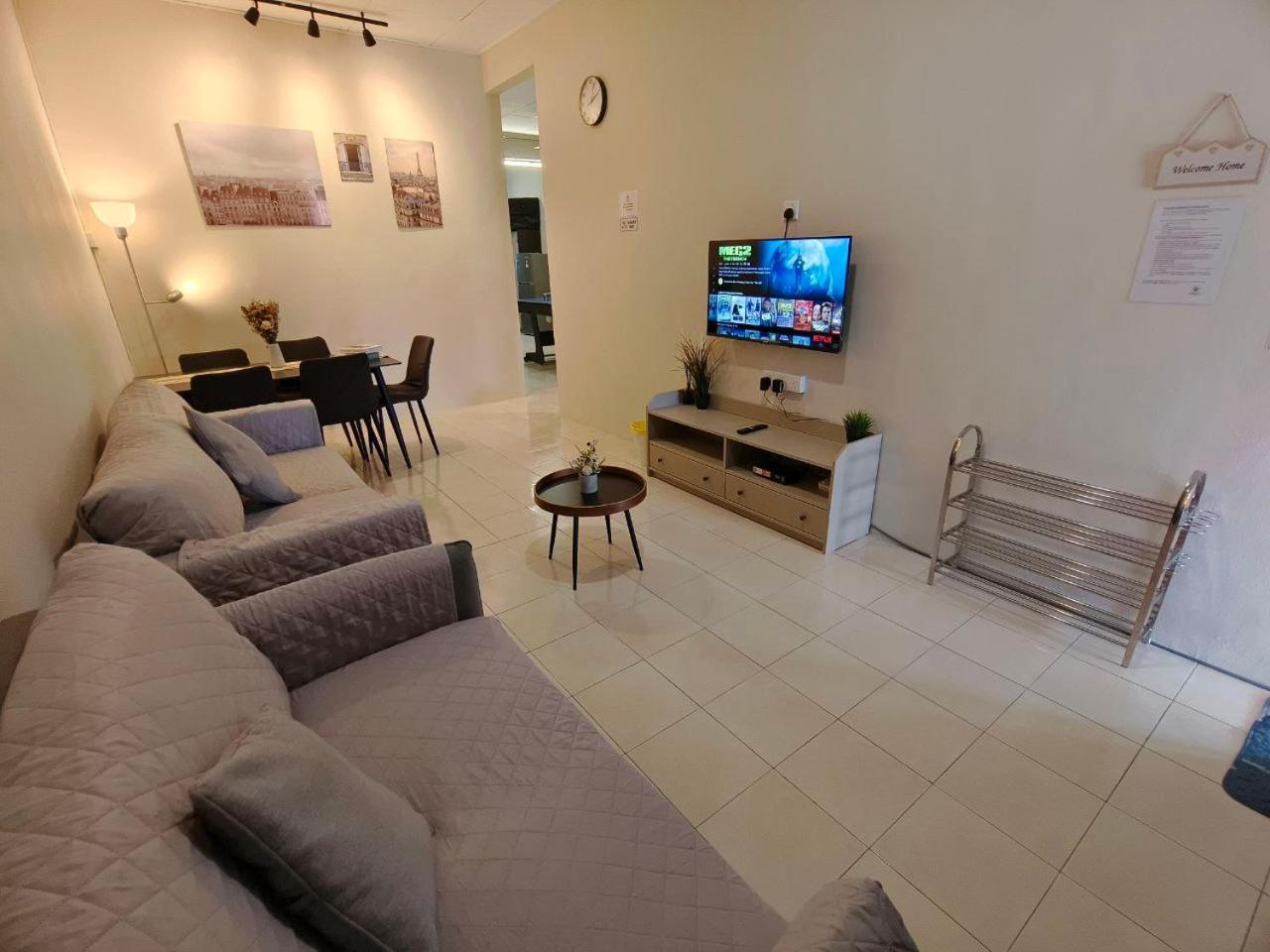 Newcastle Seri Impian Snooker Ping Pong Neflix Kluang Exterior foto