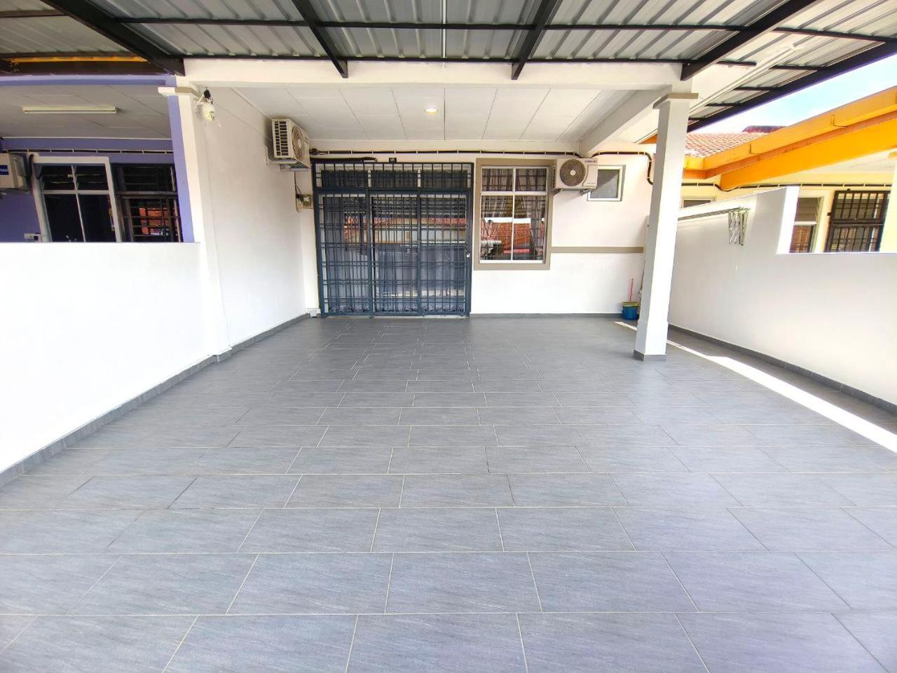Newcastle Seri Impian Snooker Ping Pong Neflix Kluang Exterior foto